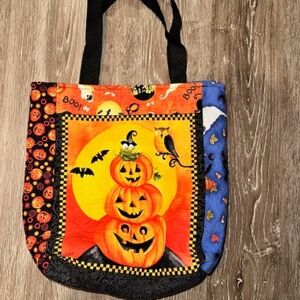 Hand made Quilted Halloween bag. Excellent condition. Machine washable.
